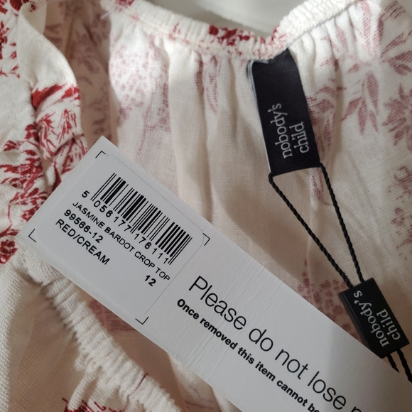 Red and White Scenic Jasmine Linen Blend Crop Top - Picture 7 of 8